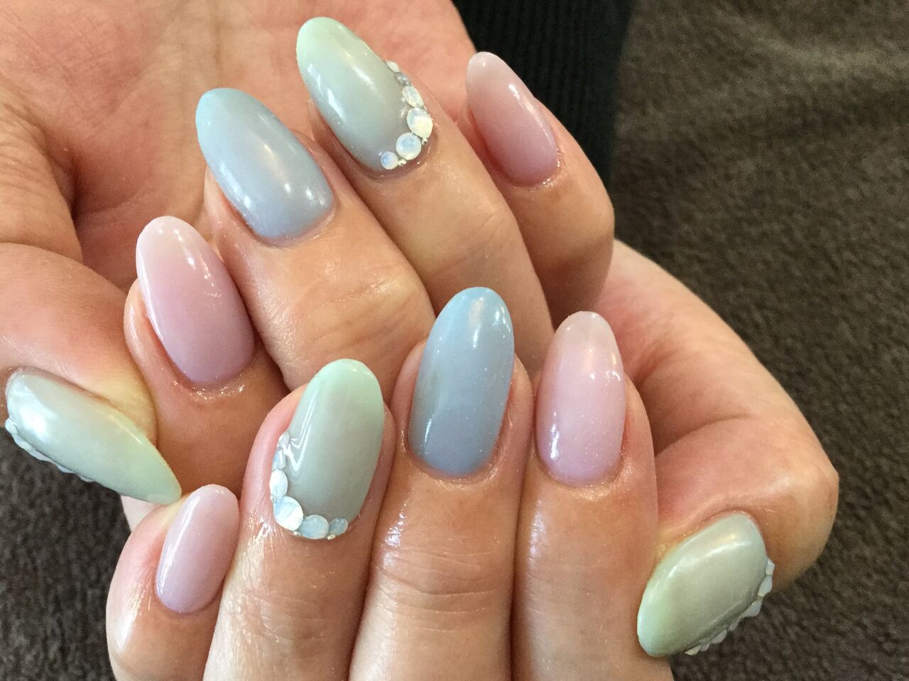 マカロンシリーズが可愛い 3色の色変えパステルカラーネイル Nail Salon Freestyle