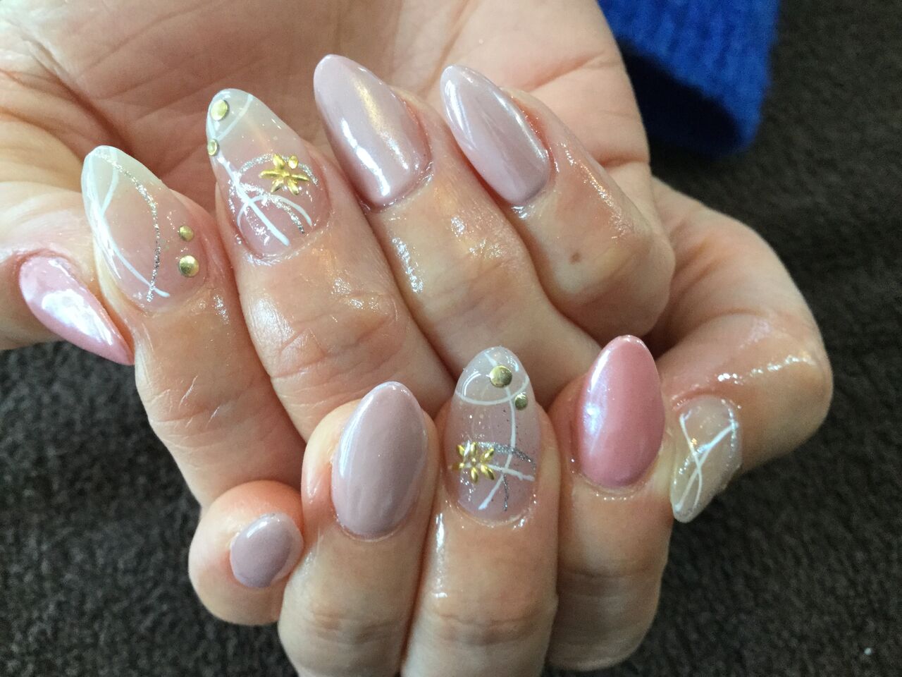 くすみカラー ラインアートの色変えダイヤモンドフロスティフローターネイル Nail Salon Freestyle