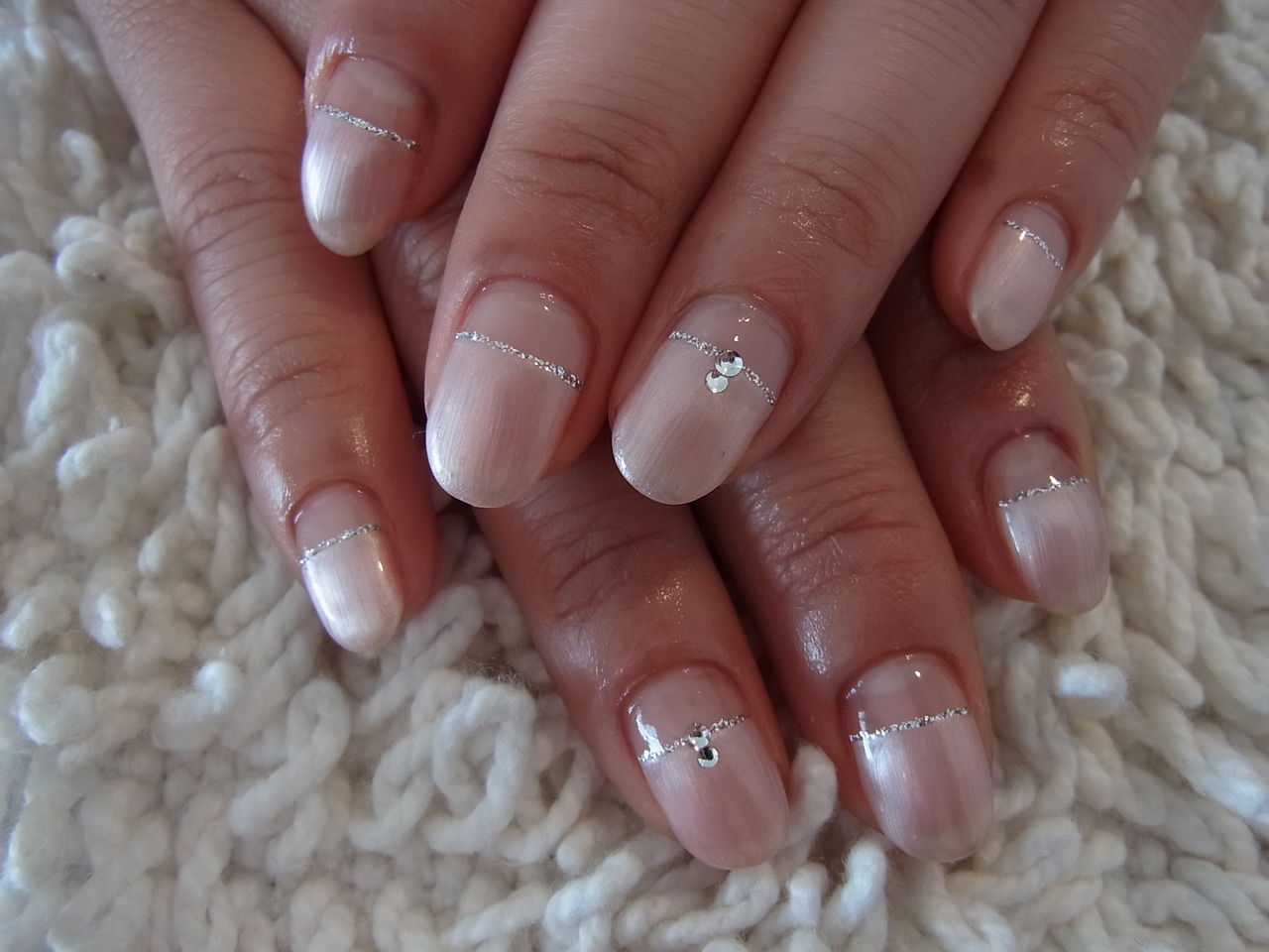 ジェルネイルキャンペーン ぱっつんフレンチ ネイルサロン モア 三軒茶屋駅から徒歩1分