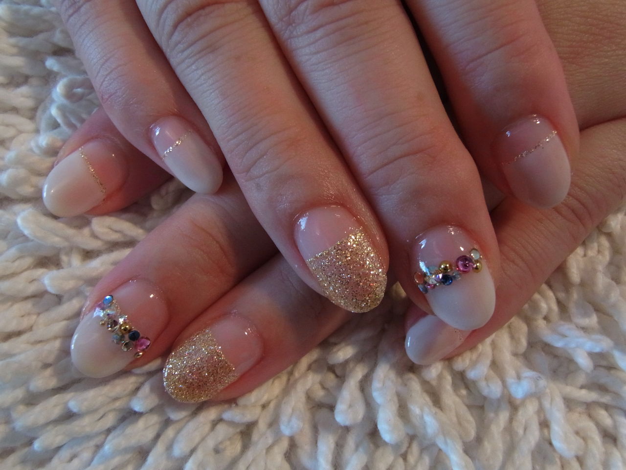 ジェルネイルキャンペーン ぱっつんフレンチネイル ネイルサロン モア 三軒茶屋駅から徒歩1分