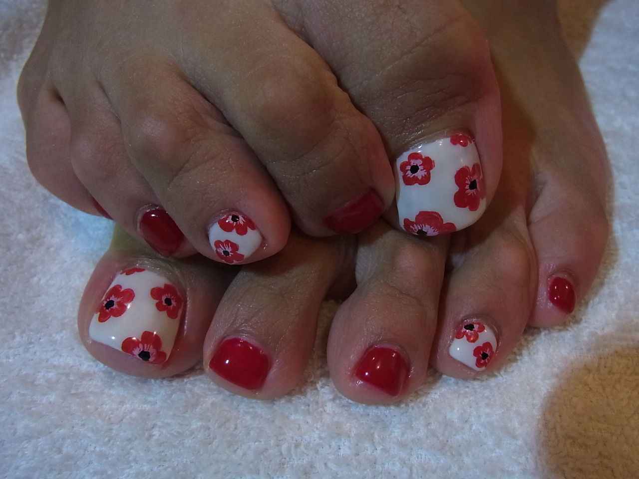 ジェルネイルキャンペーン フット マリメッコ風アートネイル ネイルサロン モア 三軒茶屋駅から徒歩1分