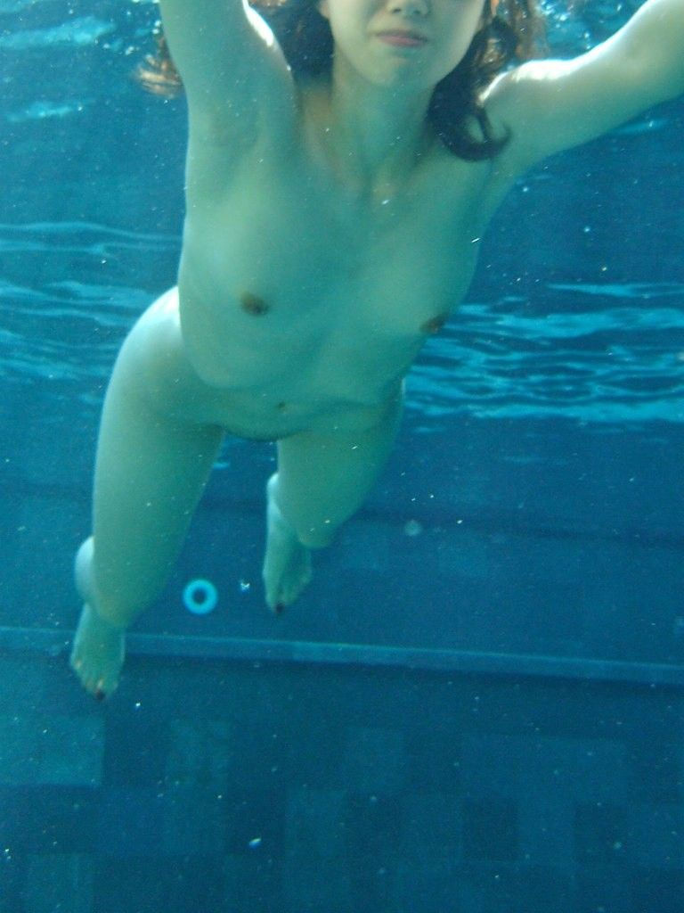 女が全裸で泳ぐとこうなるwwwwww 風俗まにあ 女が全裸で泳ぐとこうなるwwwwww 風俗まにあ