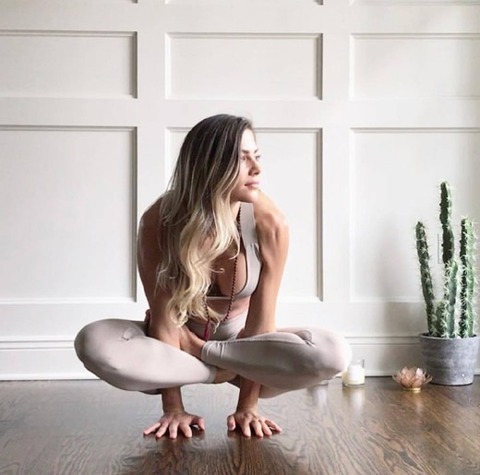 sexy_yoga_8687-041s