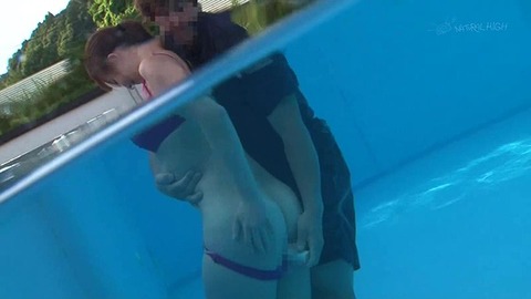 【動画】プールで水中バイブから中出しする凄腕痴漢 : 風俗まにあ