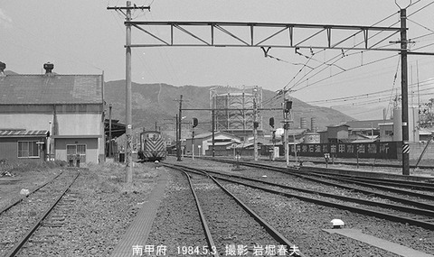 8403534 南甲府駅構内