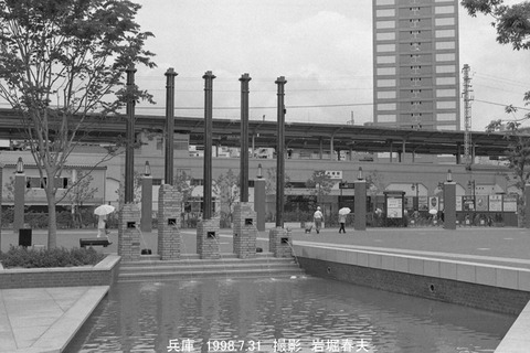 9810801 兵庫駅前