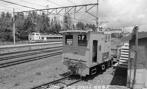0005330 奥中山駅構内