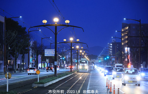 豊橋 、夜の停留所w1183