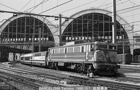 8608827　RENFE 269-261