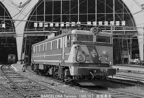 8608824　RENFE 269-261