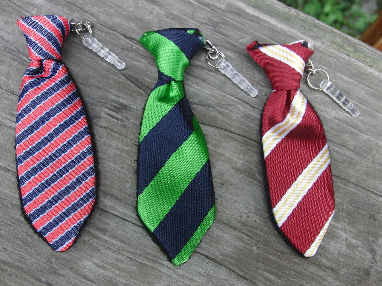 Iphoneにネクタイを Element エレメント 北浜アリーの雑貨屋店長日記