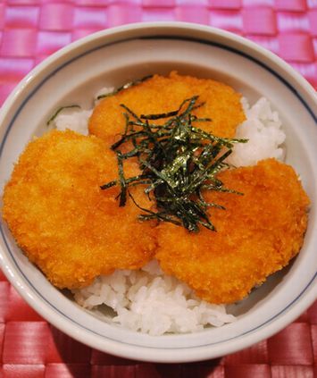 新潟たれカツ丼 豊作のかつ丼はヒレ肉!!