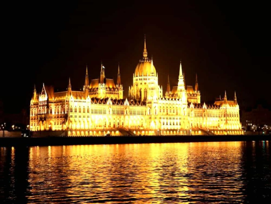 ブダペスト国会議事堂の夜景