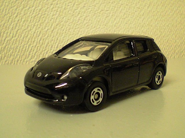 トミカ日産リーフ スーパーブラック : おもちゃ雑記帖【静岡版】