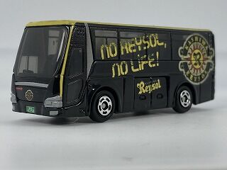 黒に黄色 カッコいいデザインのチームバス 柏レイソル : おもちゃ雑記