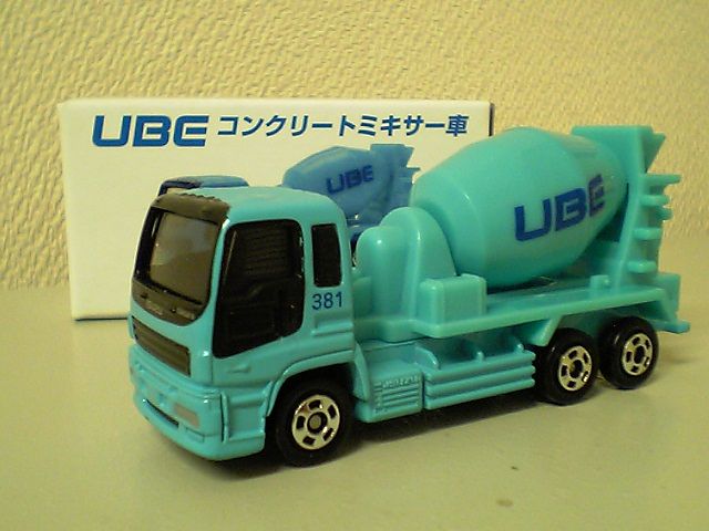 トミカ UBE コンクリートミキサー車　非売品