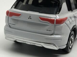 トイザらスは今回も実車モデルあり アウトランダー : おもちゃ雑記帖