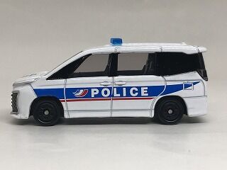 オリンピックに合わせたのだろうか・・・フランス警察風