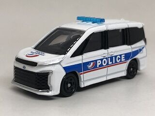 オリンピックに合わせたのだろうか・・・フランス警察風