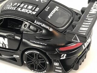 ブラックボディに白文字は目立つ レオン ピラミッド AMG : おもちゃ