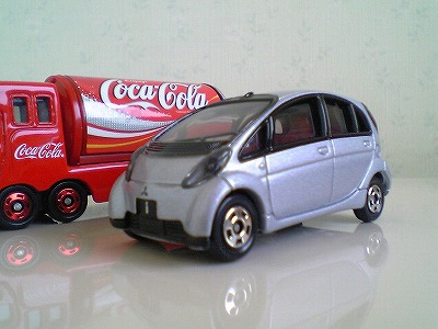 ディーラー特注ミニカー　三菱i 三菱アイ　赤&シルバー2台セット ディーラー特注ミニカー 三菱i 三菱アイ 赤&シルバー2台セット