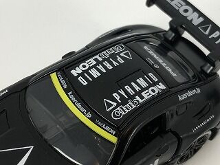 ブラックボディに白文字は目立つ レオン ピラミッド AMG : おもちゃ