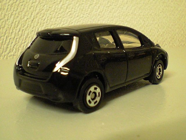 トミカ日産リーフ スーパーブラック : おもちゃ雑記帖【静岡版】