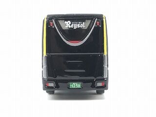 黒に黄色 カッコいいデザインのチームバス 柏レイソル : おもちゃ雑記