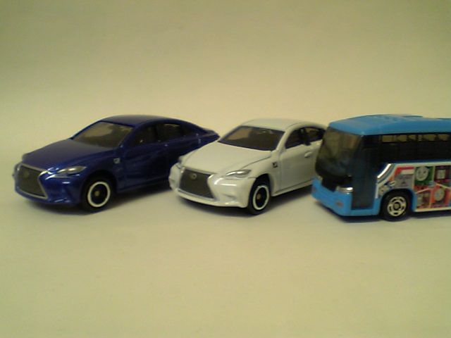 14年03月トミカ新車 レクサスIS トーマスバス : おもちゃ雑記帖