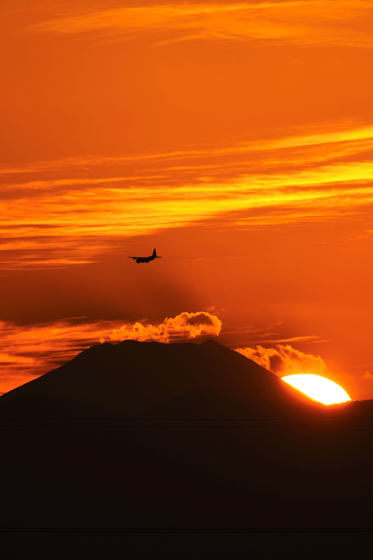 投稿：十三夜の月・富士山と太陽2態 2023/11/03 : 中川光学研究室ブログ