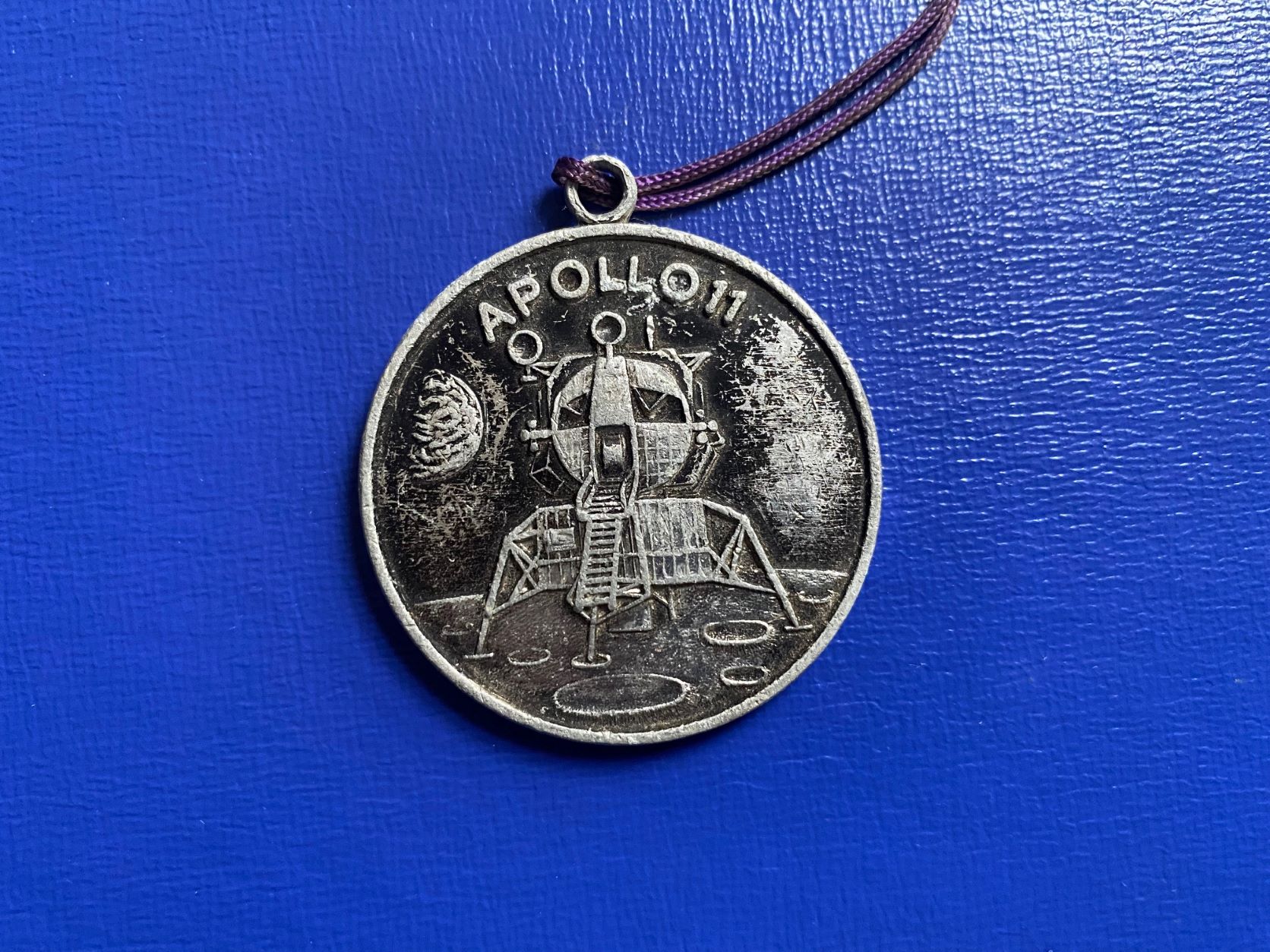 記念メダル　ほこ×たて　盾 WasedaWillWin.com -特別企画・早稲田スポーツ100周年記念展 on