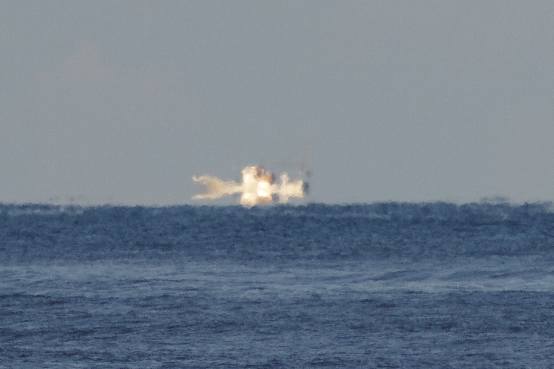 投稿：BORGによる「後の月」と「下位蜃気楼」 2022/10/13 : 中川光学