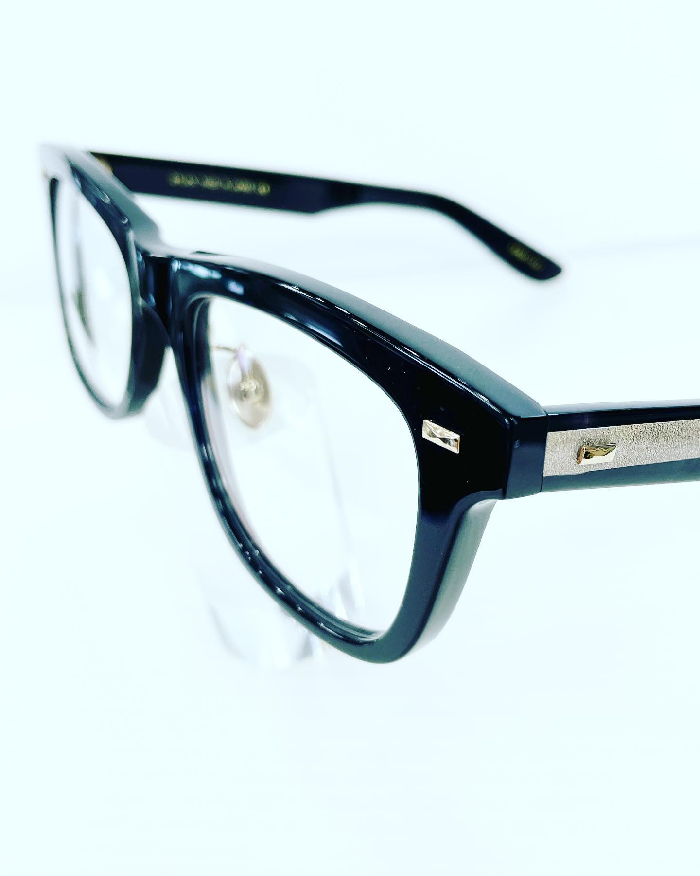 Mr.Gentleman Eyewear、定番アイテム「DYLAN」のマイナーアップデート 