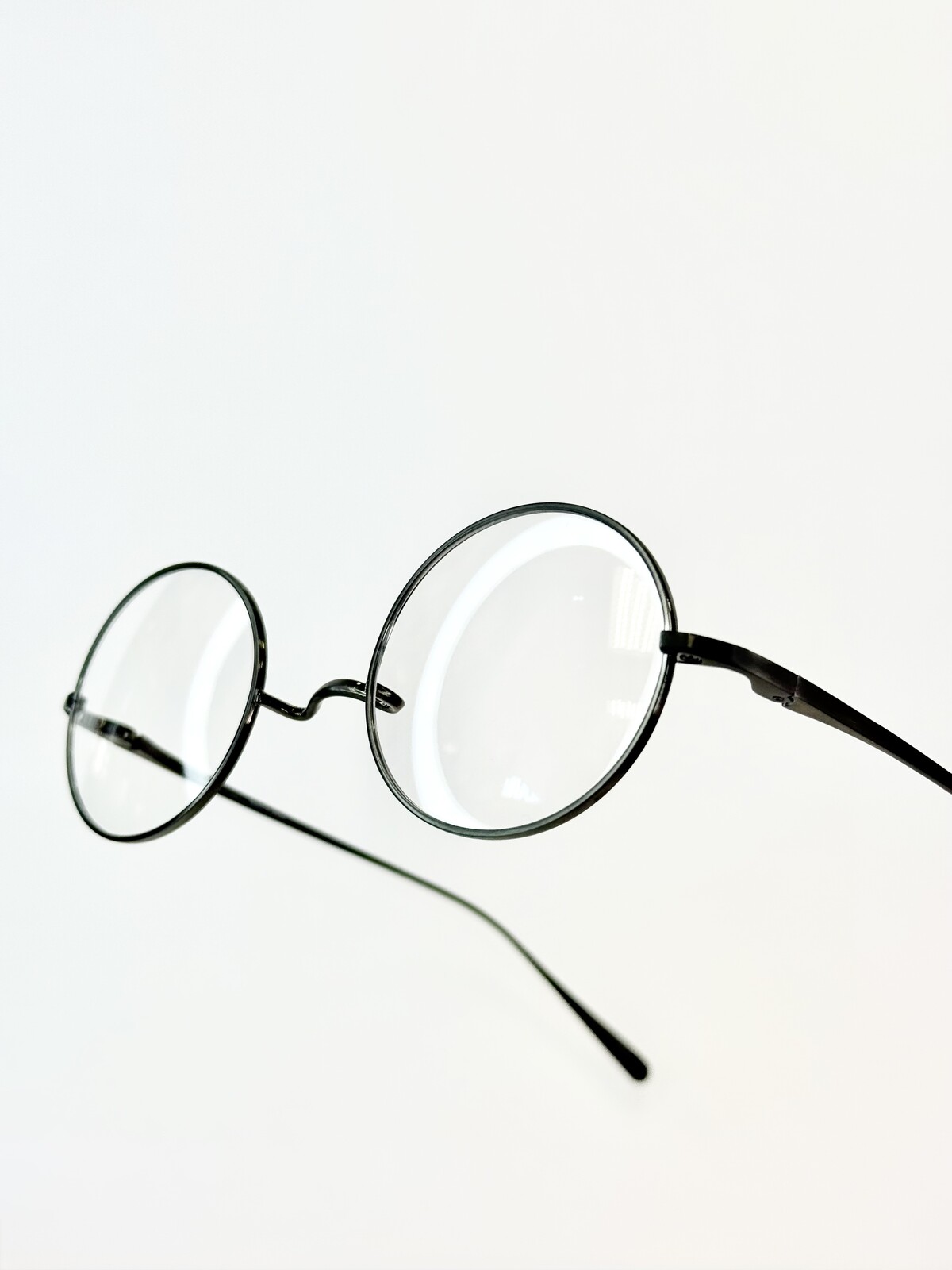 Zparts TiTan 眼鏡　日本製　フレーム　丸型　最軽い　チタン製 04 Zparts TITANシンプルかつ洗練されたイメージを持つベストセラーの