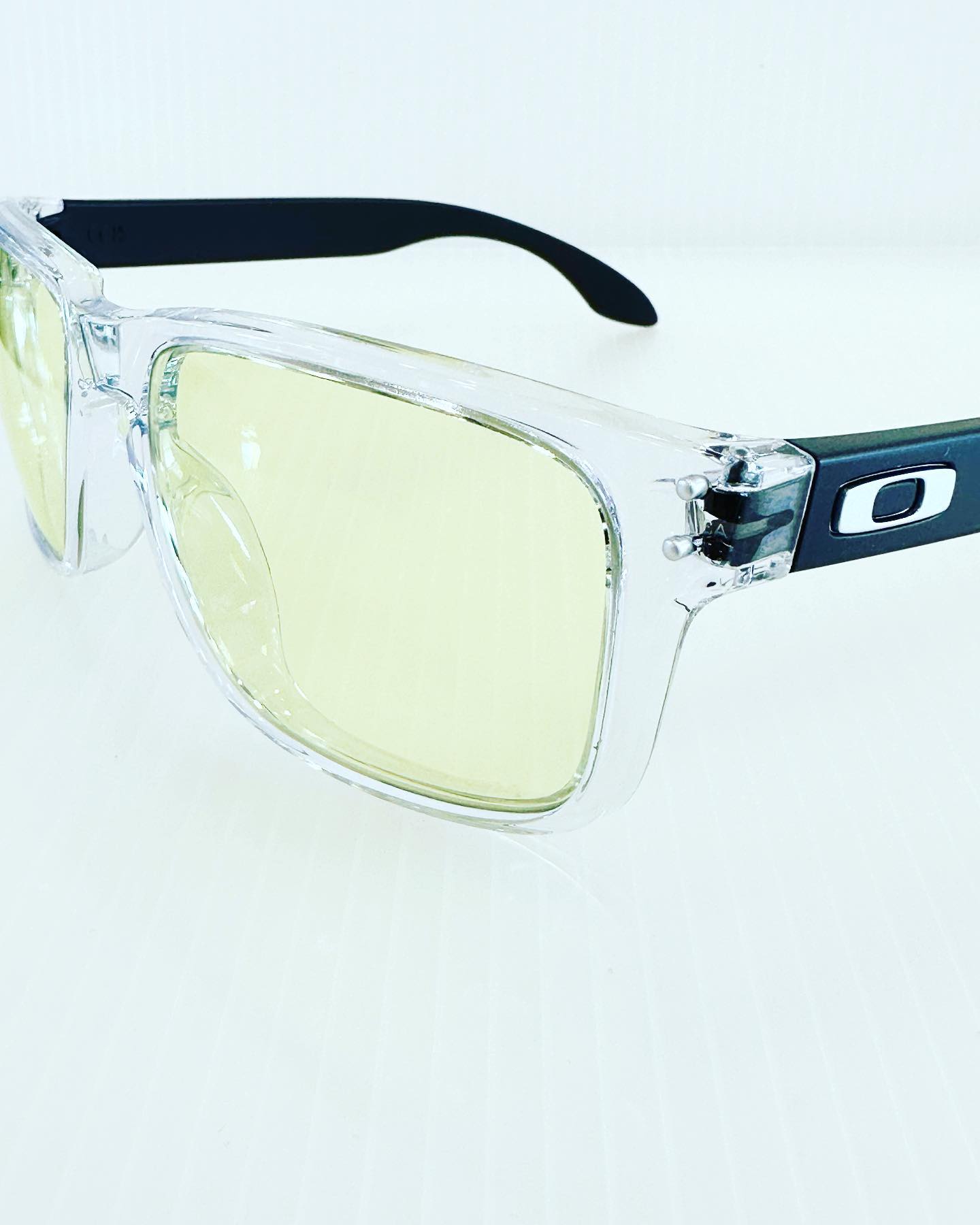 OAKLEY、Prizmゲーミングレンズが初めてセットになったeスポーツに特化