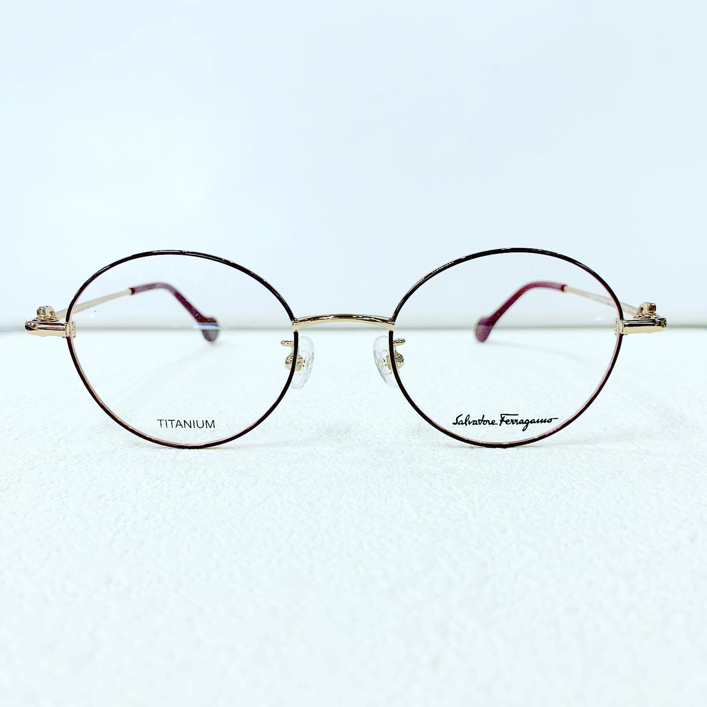 シンプルだけど、上品なデザイン『Salvatore Ferragamo(サルヴァトーレ 