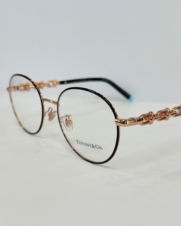 ［新品］Tiffany ハードウェア　サングラス　シルバーカラーメタル 新品］Tiffany ハードウェア サングラス シルバーカラーメタル