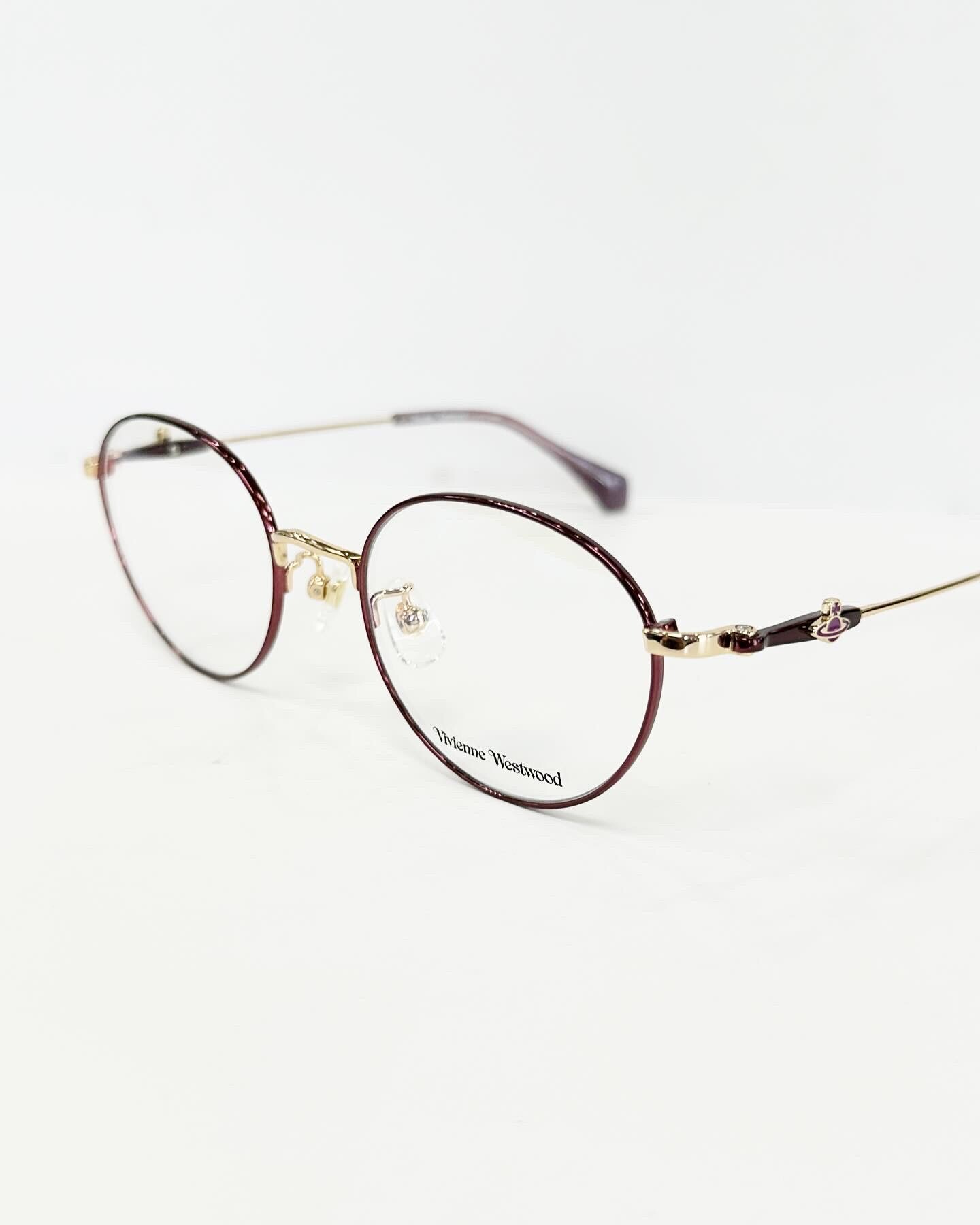 アヴァンギャルドな世界観を追求したVivienne Westwoodのボストン型の