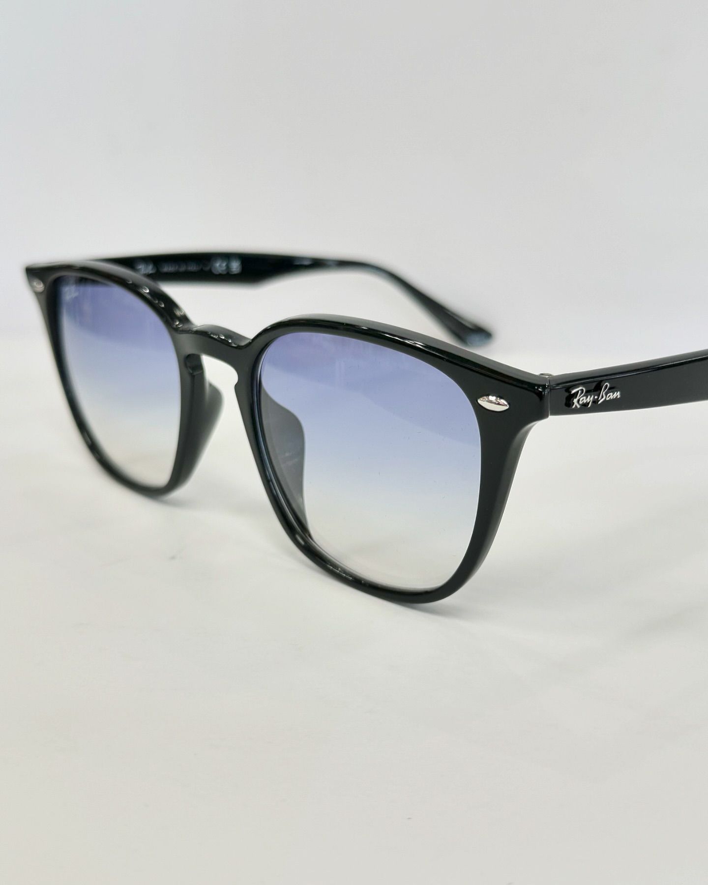人気モデルRayBanレイバンRB4258f ライトブルー吉永啓之