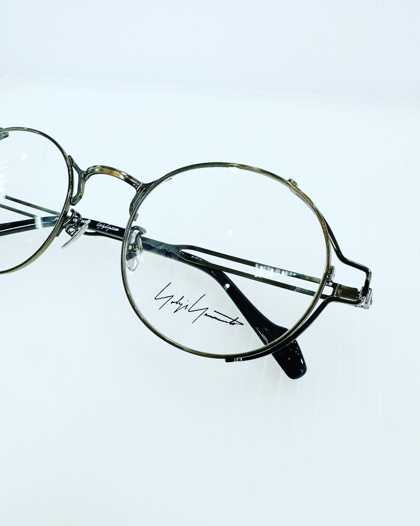 斬新なデザインで話題を生んだ『Yohji Yamamoto(ヨウジヤマモト)』の
