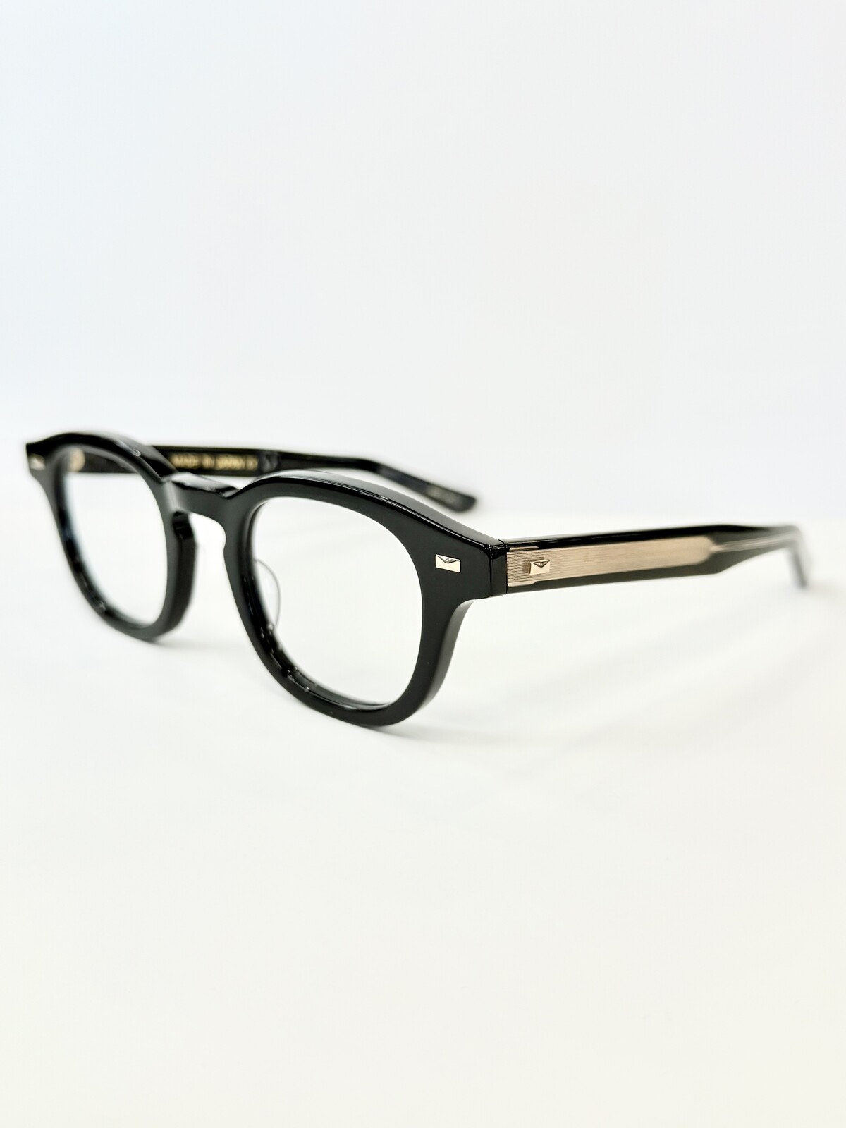 Mr.Gentleman Eyewear、JIMMY(46)のノーズパットがない、王道
