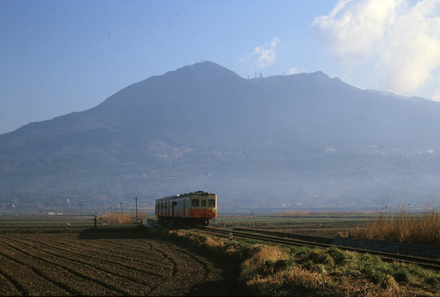 198703_0011