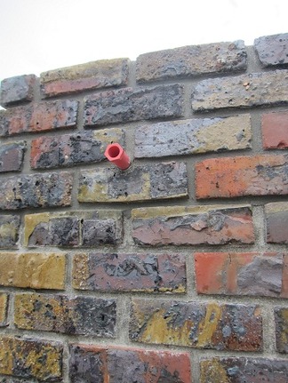 レンガ造りの立水栓