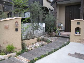 ����ȥ�󥹤ηʿ�