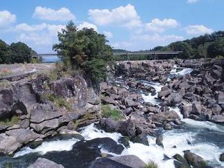 ���ڤ���