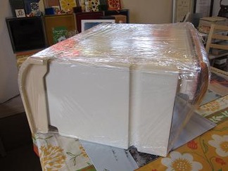 ポストを横から眺めます