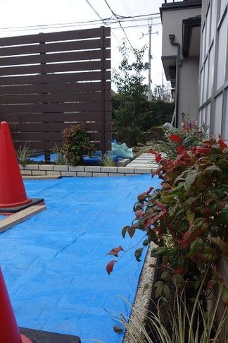 植栽工事作業中