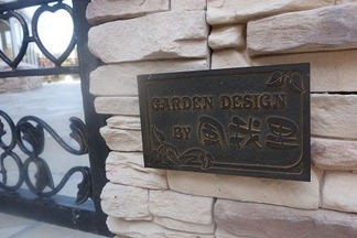 BY������Τ