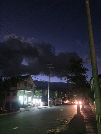 夜空に浮かぶ雲