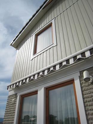 �����˥�